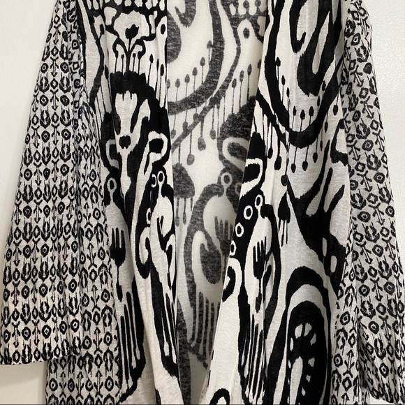 NWOT Chico’s Black and White Cardigan - Picture 3 of 6